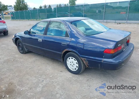 1997 Toyota Camry Le z USA, uszkodzony, nr VIN 4T1BG22K4VU805736